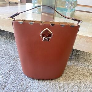 Kate Spade Suzy Scalloped Medium Bucket Crossbody Bag